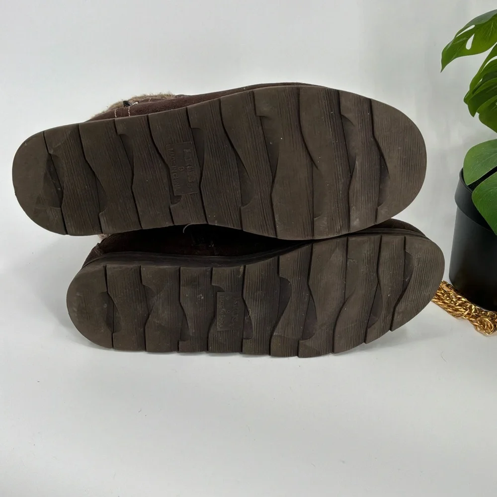 Muk Luks brown zip